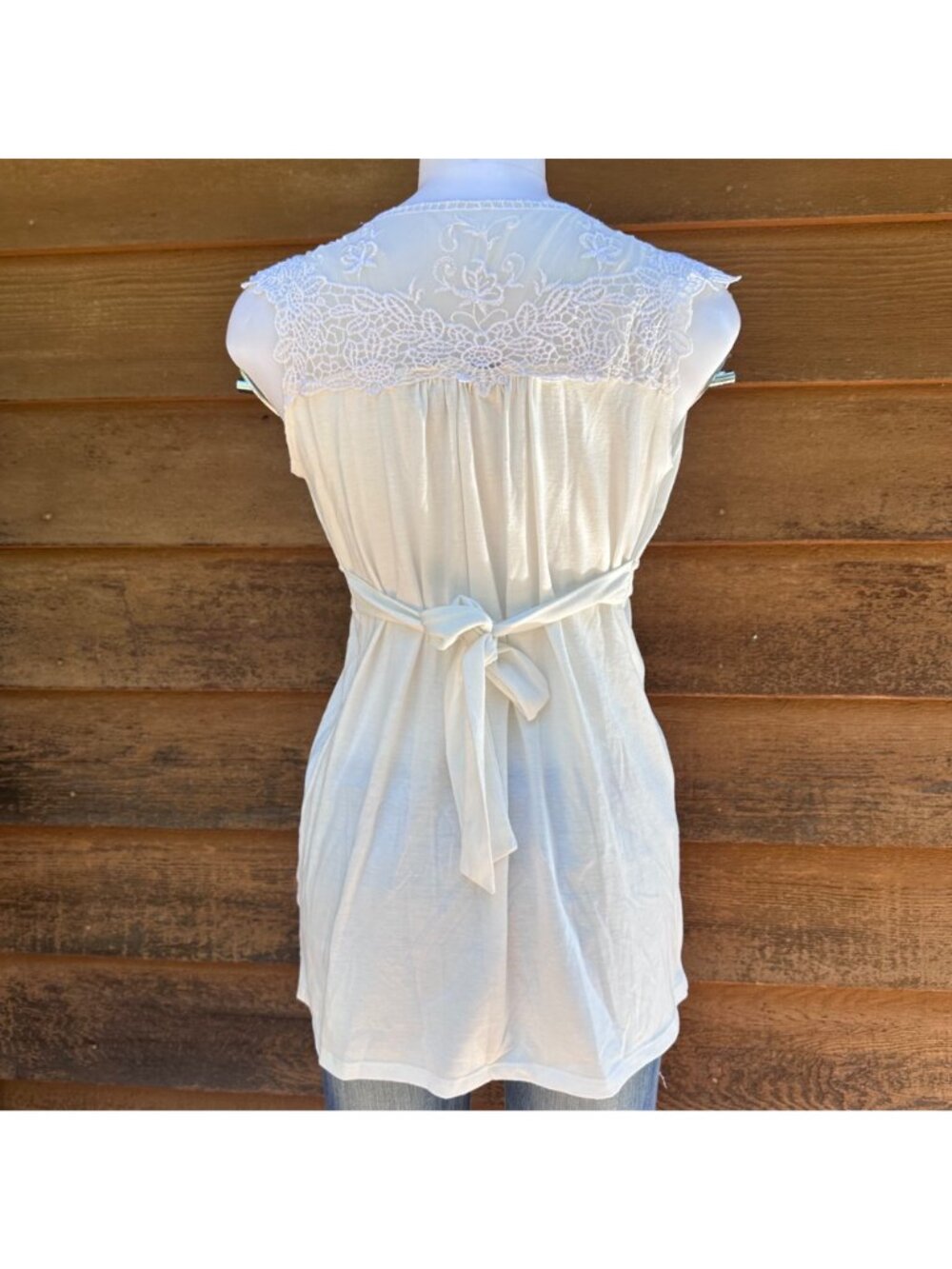 212 New York Womens White Sleeveless Blouse With Lace Shoulders Tie-Back Waist A - Picture 3 of 9